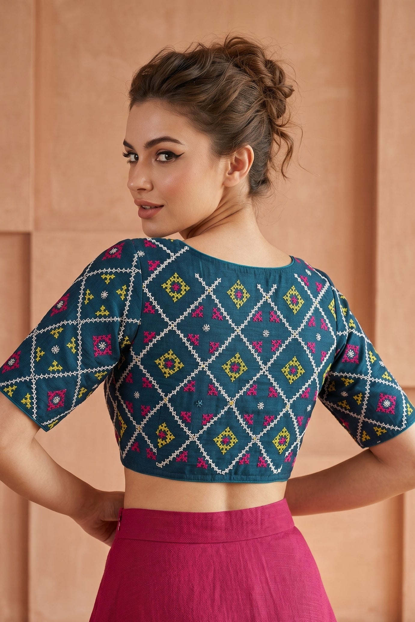 Dreamy Deal-Gujrati Stitch Blouse