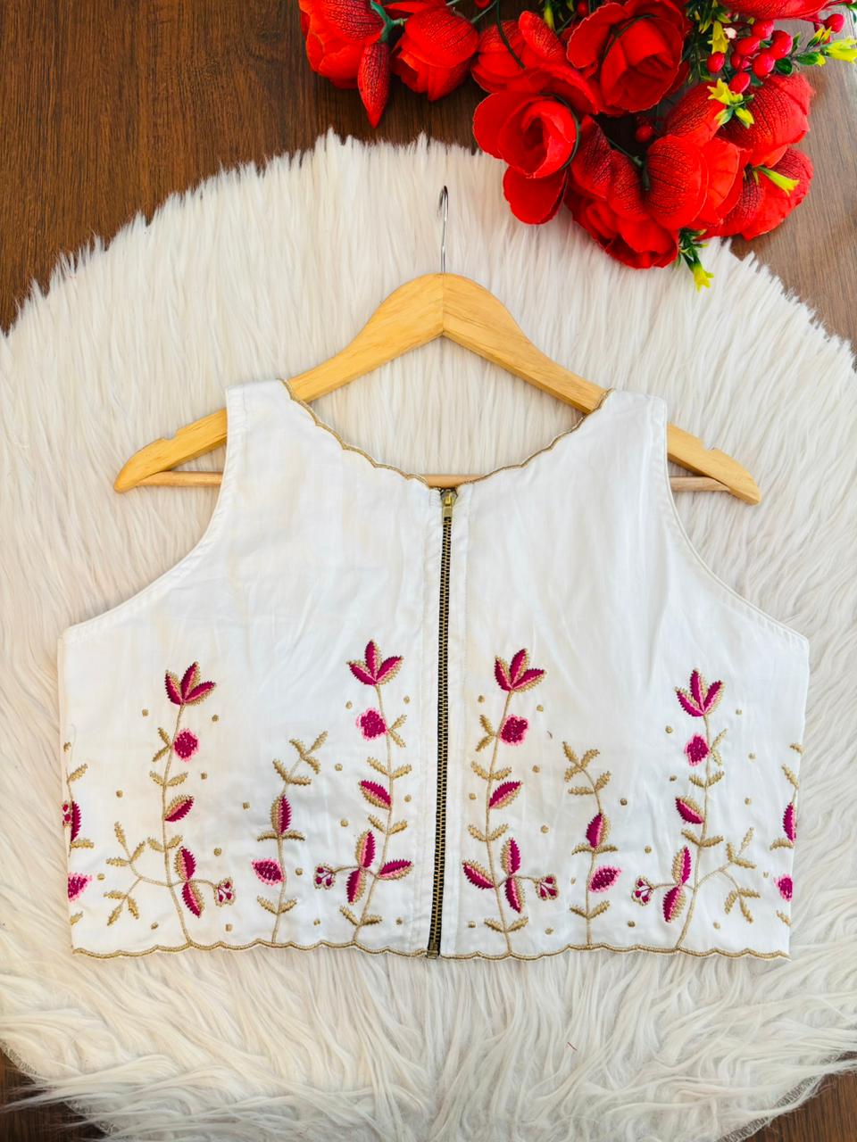 Rising Rever Floral Embroidery Blouse